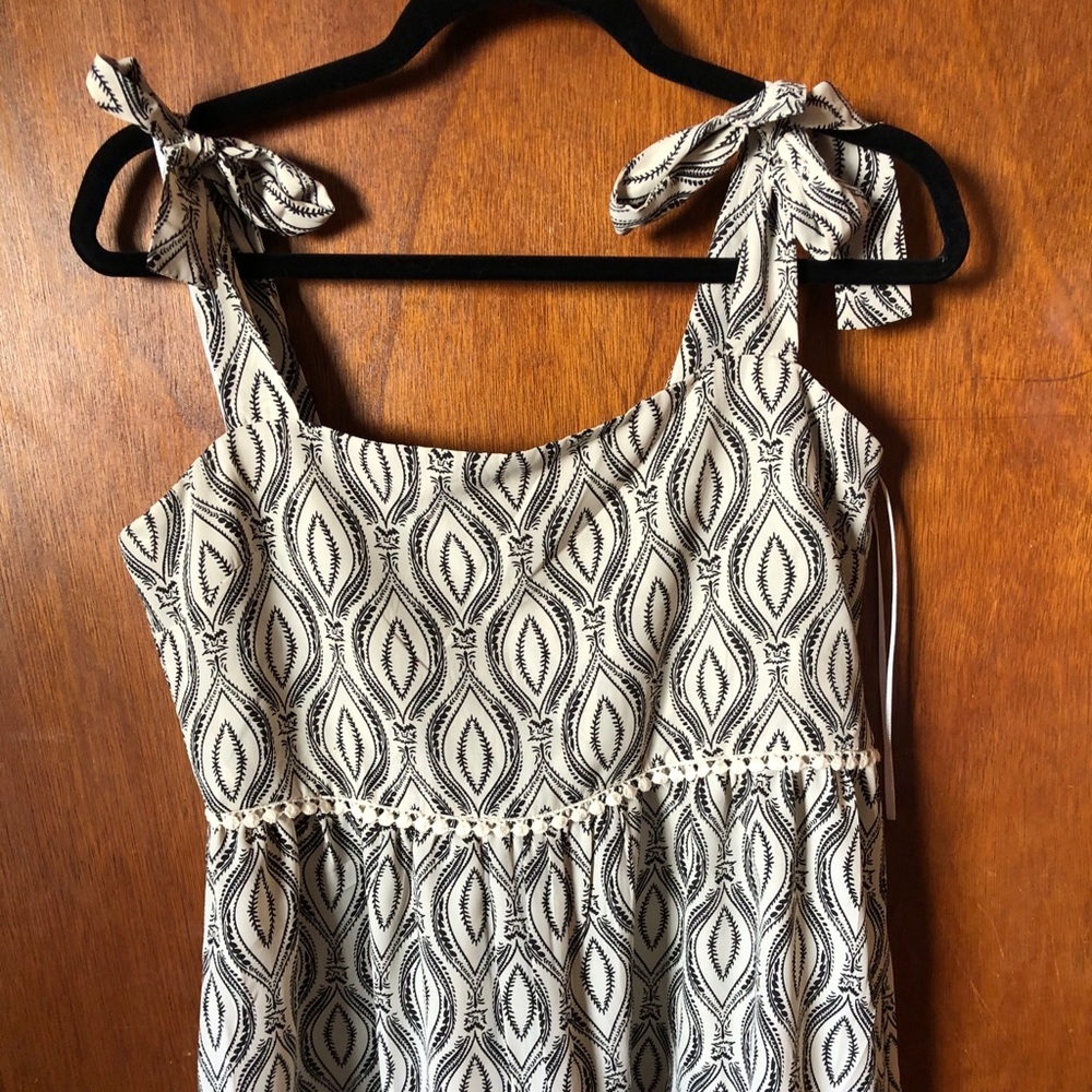 Women’s flowy top